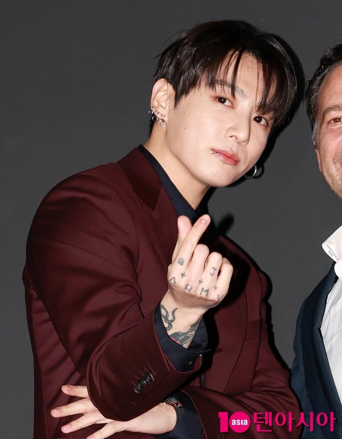 BTS 정국, 오늘도 멋짐...시선 빼앗는 압도적인 분위기[TEN포토+]