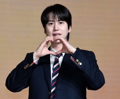 규현, 얼마나 추웠으면…SBS 예능서 노래 부르다 눈물 글썽('런닝맨')