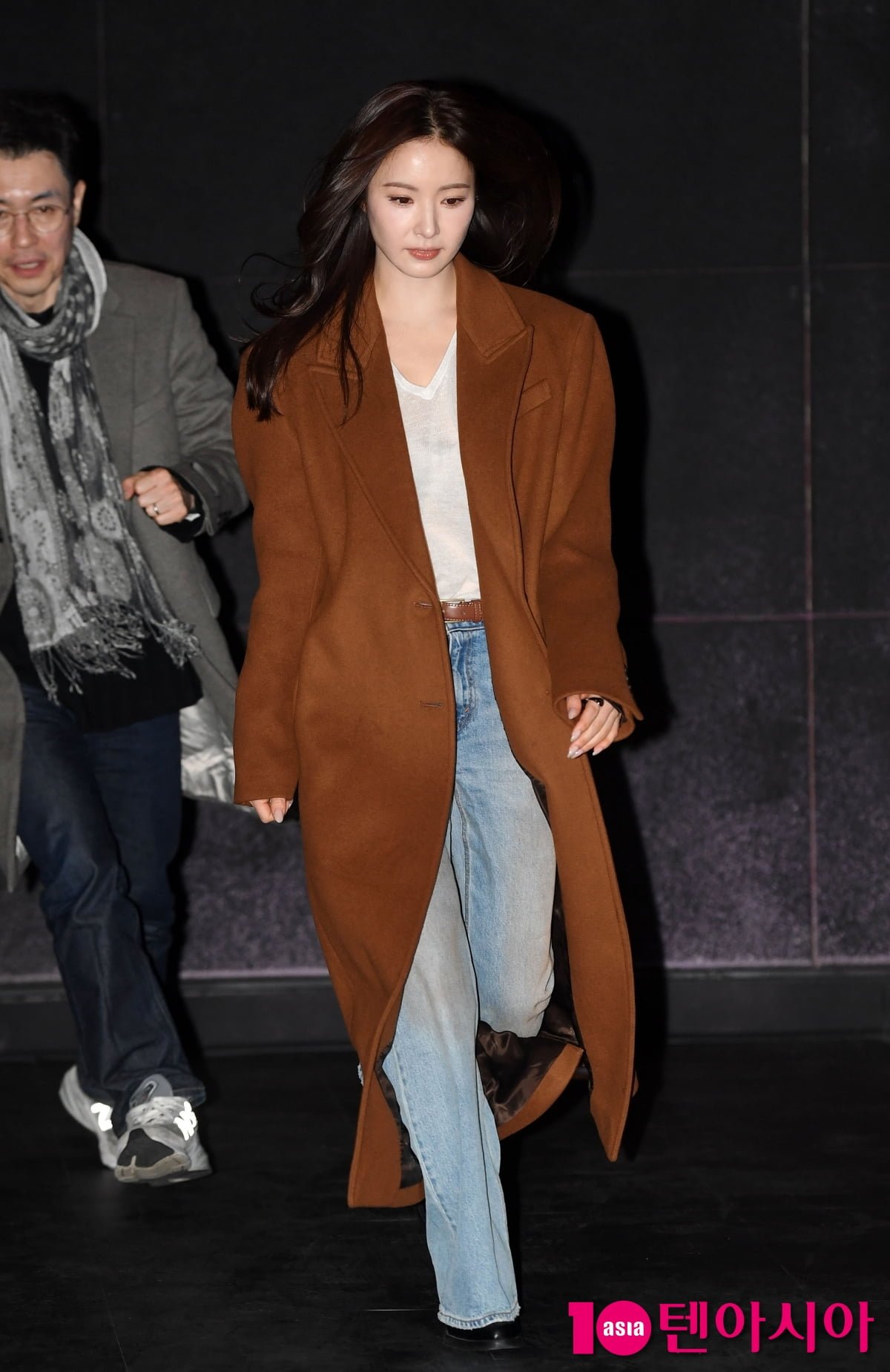 신세경, 롱코트 사이 아찔한 시스루...예쁨주의보[TEN포토]