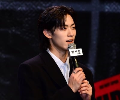 '홍석천의 보석함' 출연 1년 만에…'얼굴 천재'로 알려진 중소돌 "성장한 모습 보여드릴 것"