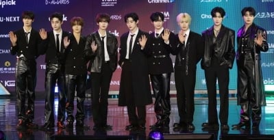 4명의 멤버와 결별 앞두고…제로베이스원, 깜짝 소식 전했다 "꿈꿔왔던 것 이룬 놀라운 해"