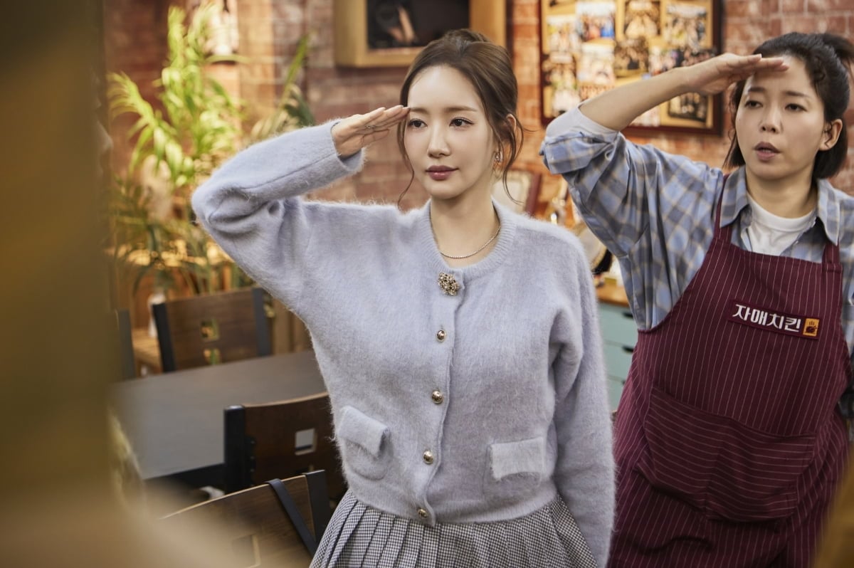 권혁수, 회장 취임 후 후폭풍 터졌다…결국 난장판('자매치킨')