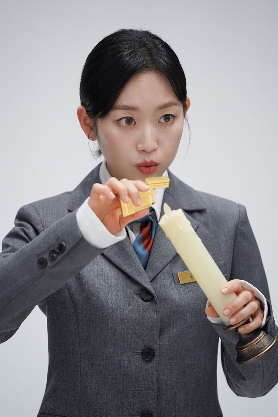 김슬기, 드디어 근황 전해졌다…은행원 변신('불란서 금고')