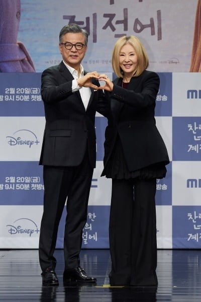 강석우♥이미숙, 40년 만에 재회했다…"은퇴 생각 접어, 마음속 마무리 못한 얘기 있어" ('찬너계')