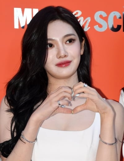 에스파 닝닝, 점점 더 이뻐지네...섹시한 레드립[TEN포토+]