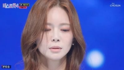 '하차고민' 이엘리야, 비인두염 고통 이겨냈다…"끝까지 해내고 싶어" 뭉클 ('미스트롯4')