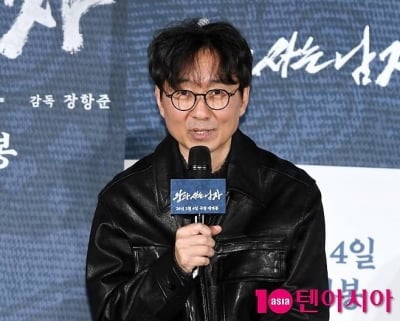 장항준 또 상받나…400만 돌파한 '왕과 사는 남자', 개봉 16일 만에 영화제 초청