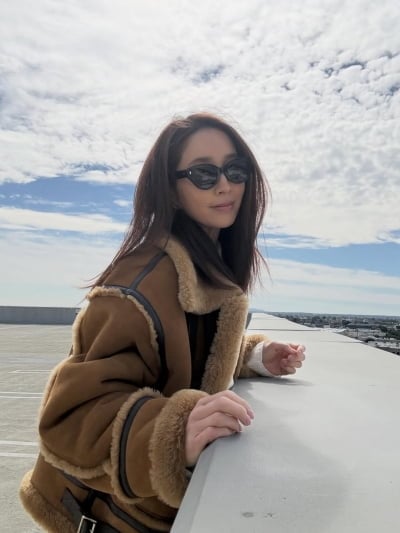 이민정, '300억 빌딩주' 사모님의 여유…얼굴 가리는 '왕피자' 먹방