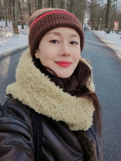 '음주 물의 3번' 김지수, 韓 떠나 1년 작품 없이 '붕 떠'…결국 "생산적인 일 준비 중"