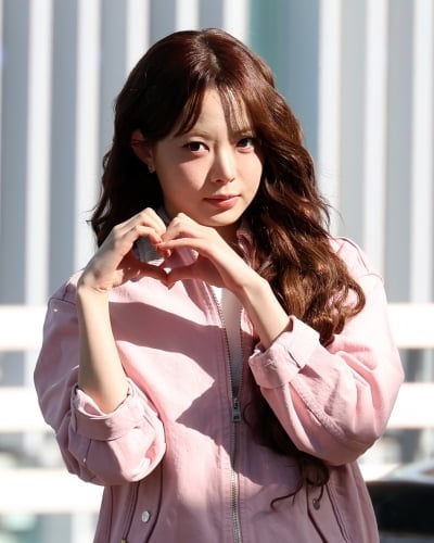 르세라핌 홍은채, 핑크빛 하트 뿜뿜...청순 러블리[TEN포토+]