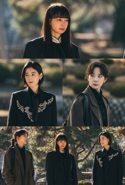 이나영, 검은색 정장입고 무거운 표정…수목장서 포착('아너')