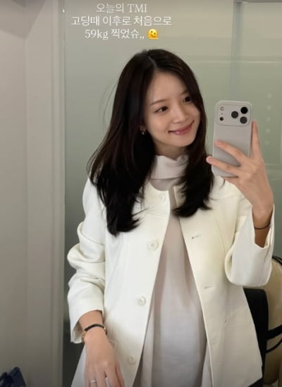 김지영, 고작 59kg 가지고 뭐가 살쪄…D라인도 살짝 보여주며 임산부 인증