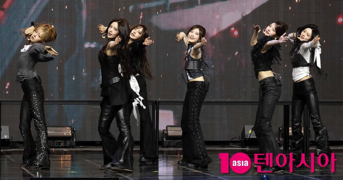 아이브, 빠져드는 블랙홀 무대[TEN포토+]