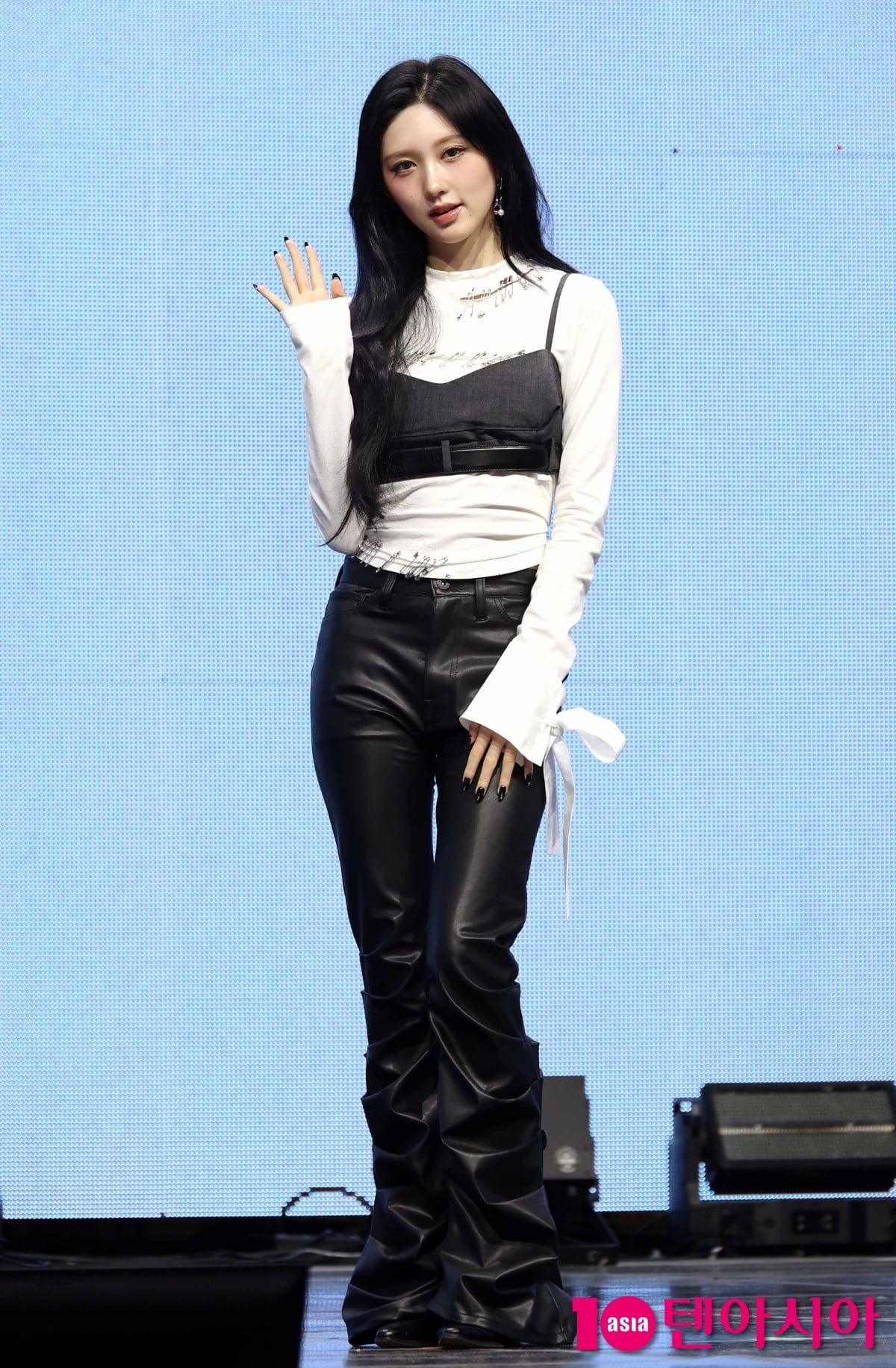 아이브 가을, 흑발로 변신[TEN포토+]