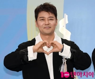 전현무, 주사이모도 시끄러운데 또 논란…결국 '칼빵' 발언 사과했다