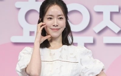 '43세' 한지민, 이준혁과 ♥핑크빛 1년 만에 로맨스 귀환…"현실적 고민 담아내" ('미혼남녀')[종합]