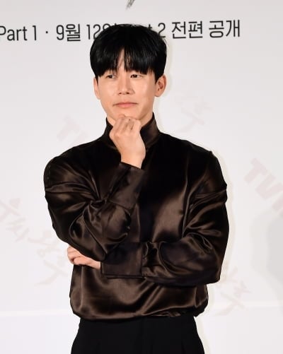 '윤승아♥' 김무열, 43년 만에 깜짝 소식…'김태희♥' 비 손잡고 생애 첫 고정 예능 ('크레이지')