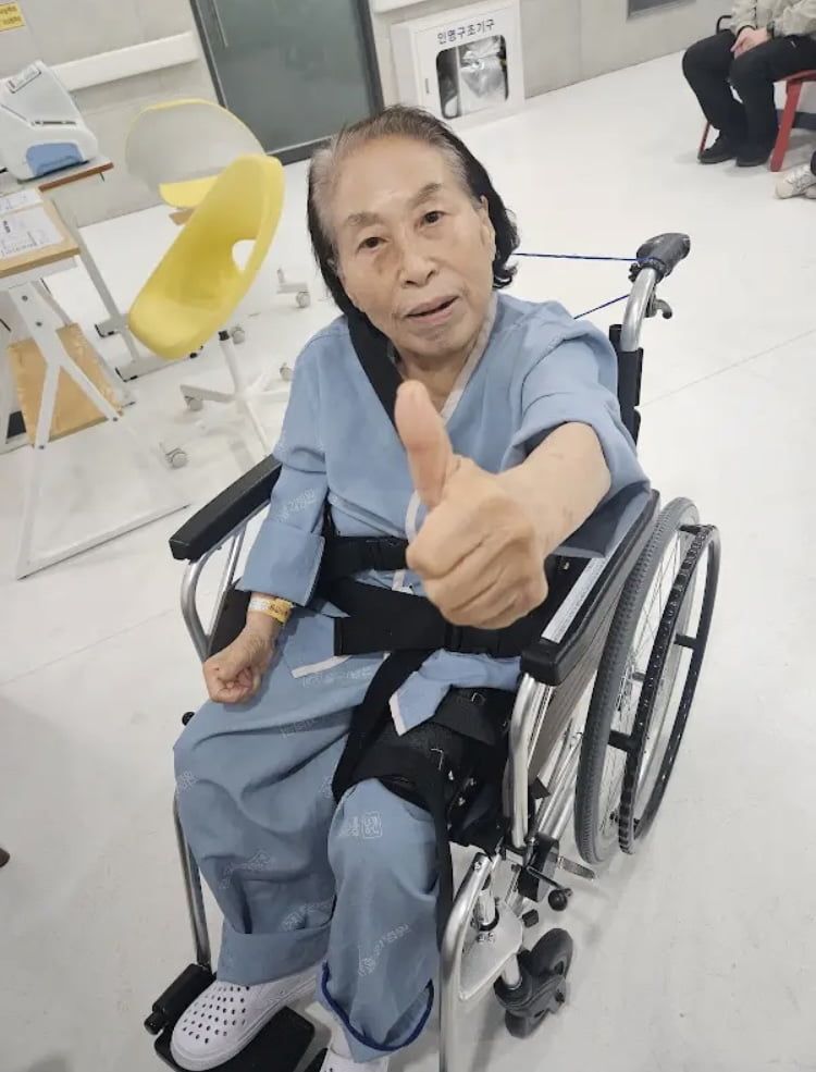 전원주, 3인 1잔 주문으로 논란됐는데…휠체어 신세에 휴밭까지