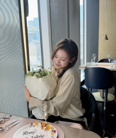 ク・ジェイ、華やかな40歳の誕生日パーティーを公開