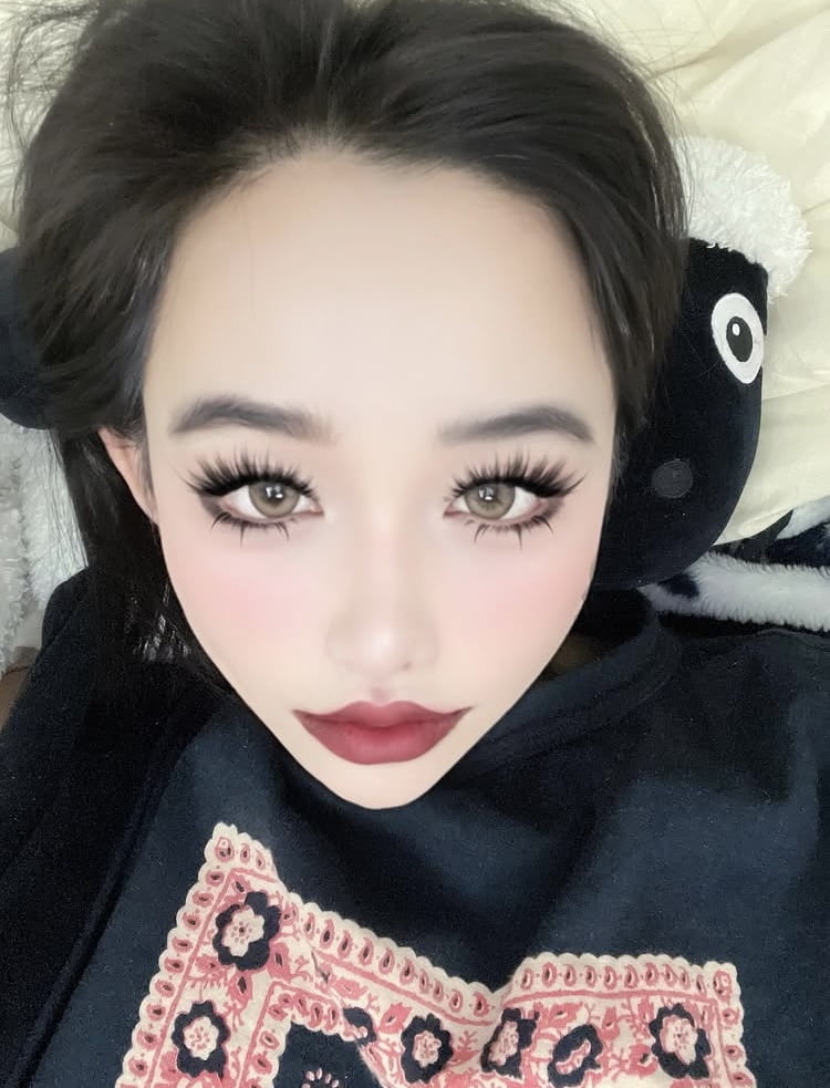 박봄, 30년 친구까지 공개저격…산다라박은 어비스와 결별