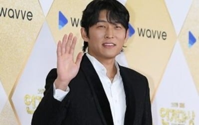 대상포진으로 반신마비…'48세' 고준, 결혼과 함께 기쁜 소식 전했다 "차기작 긍정 검토 중"