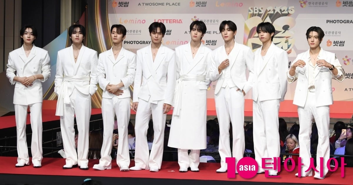 더보이즈 "정산금 안 줘" VS 소속사 "논란으로 적자"…전속계약 이행 두고 갑론을박