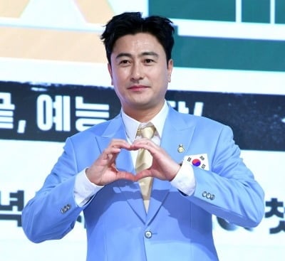 안정환, 피자집 오픈 논란에 직접 입 열었다…"기부가 목적인 창업 콘텐츠"