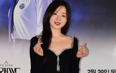 [공식] '김우석♥' 강나언, 공개 연애 2년 만에 기쁜 소식 알렸다…메디컬 스릴러 '닥터신' 합류