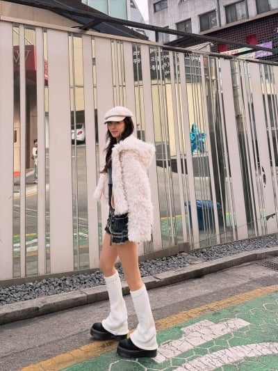 'Y2K 여신'의 강림, 박한별, 손바닥만한 치마 입고 '얼짱' 미모 제대로 뽐냈다