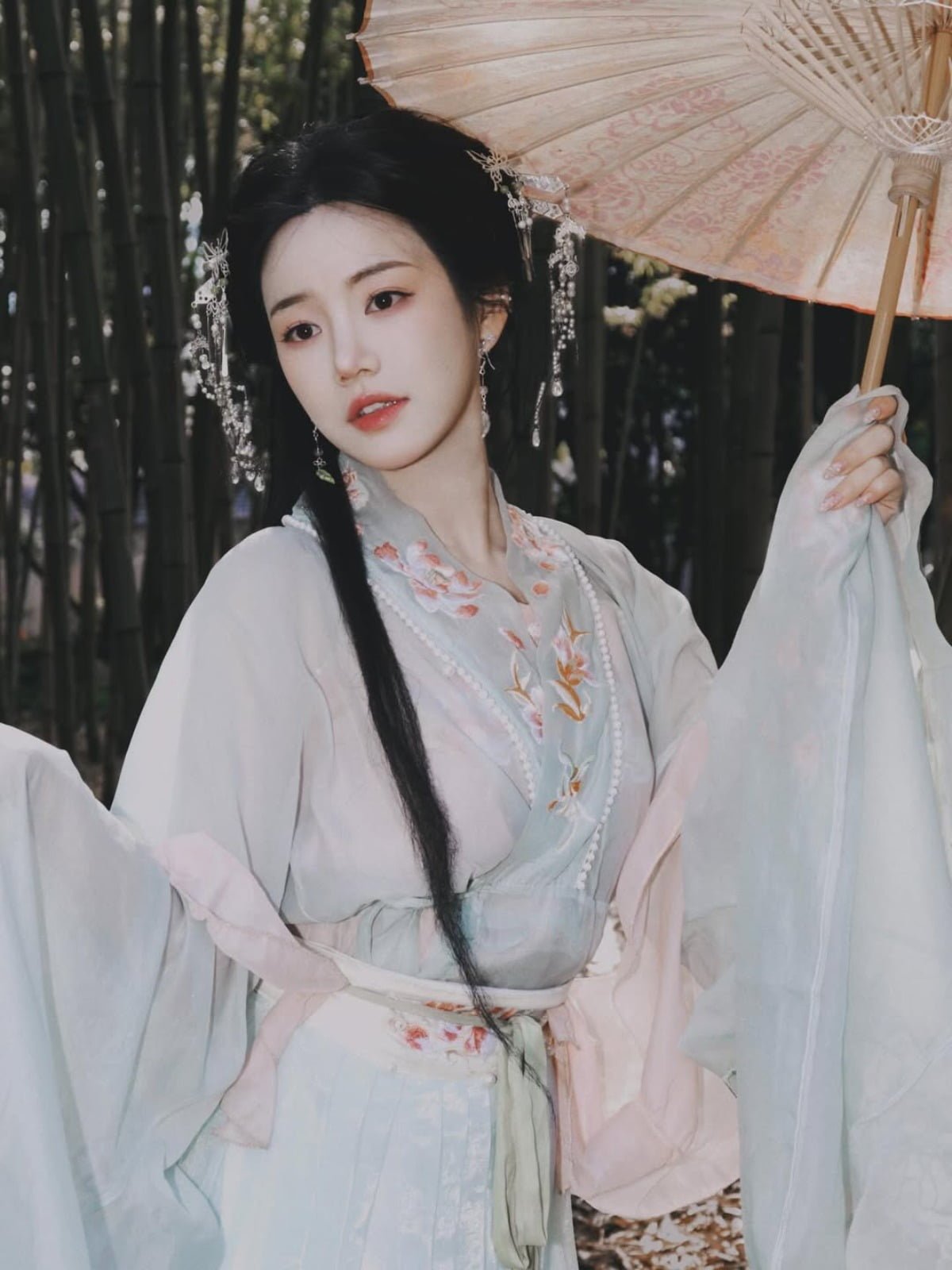 사진 = 이유비 인스타그램