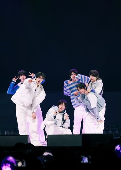 'JYP 신예' 킥플립, 물 들어올 때 노 팍팍 젓는다…9일 선공개→4월 컴백