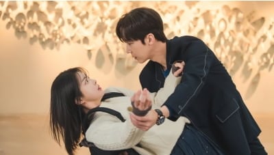 엄현경, 윤종훈과 ♥핑크빛 터졌다…"완벽한 합으로 시너지 발휘해" ('기쁜우리')