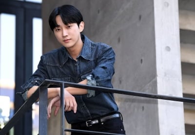 'B1A4 출신' 진영, 깜짝 소식 알렸다…16년 차에 10개국 넘나들며 초호화 팬미팅 성료