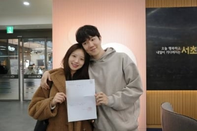 [공식] 김지영, 임신 18주 차에 부부됐다…♥윤수영 대표와 혼인신고 완료