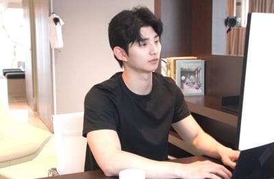 '최미나수와 ♥최커' 이성훈, 드디어 기쁜 소식 알렸다…예능 '전참시' 출격→반전 일상 공개