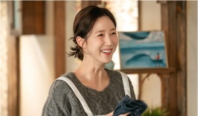 '43세 미혼' 이수경, 아들셋 맘 됐다…"애들이 진짜 엄마처럼 따라서 챙겨주게 돼" ('심우면')
