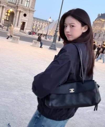 고윤정, '동갑내기' 제니가 손가락 욕할 때 '하나 더' 들었다