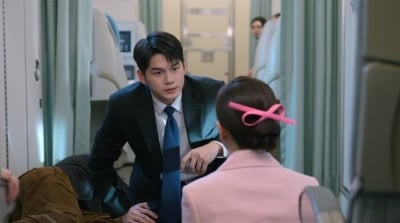 옹성우, ♥핑크빛 소식 전해졌다…7년 만에 워너원 재결합 앞두고 블핑 지수와 호흡 ('월간')