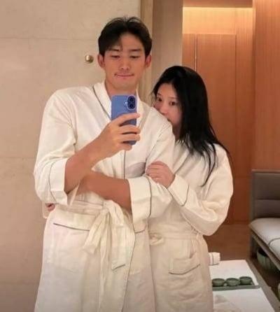 하늘에 미사일 날아다니는데…'두바이 거주' 소연, 텅 빈 객석에서 꿋꿋이 '내조'