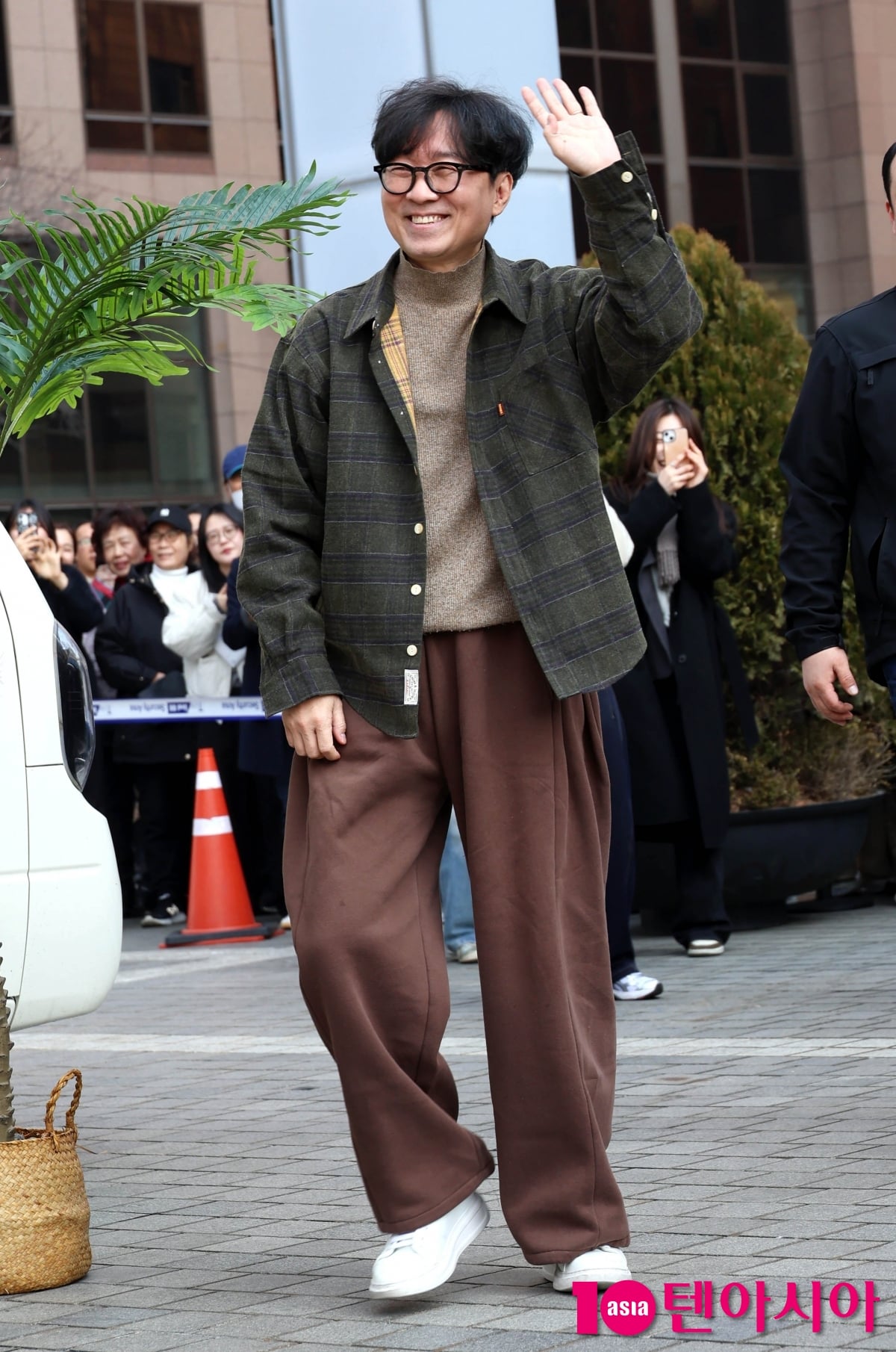 '왕사남 1200만' 장항준 감독, 개명,귀화,성형 대신...커피차 이벤트[TEN포토+]