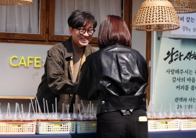 '왕사남 1200만' 장항준 감독, 입이 찢어졌네...행복한 미소[TEN포토+]