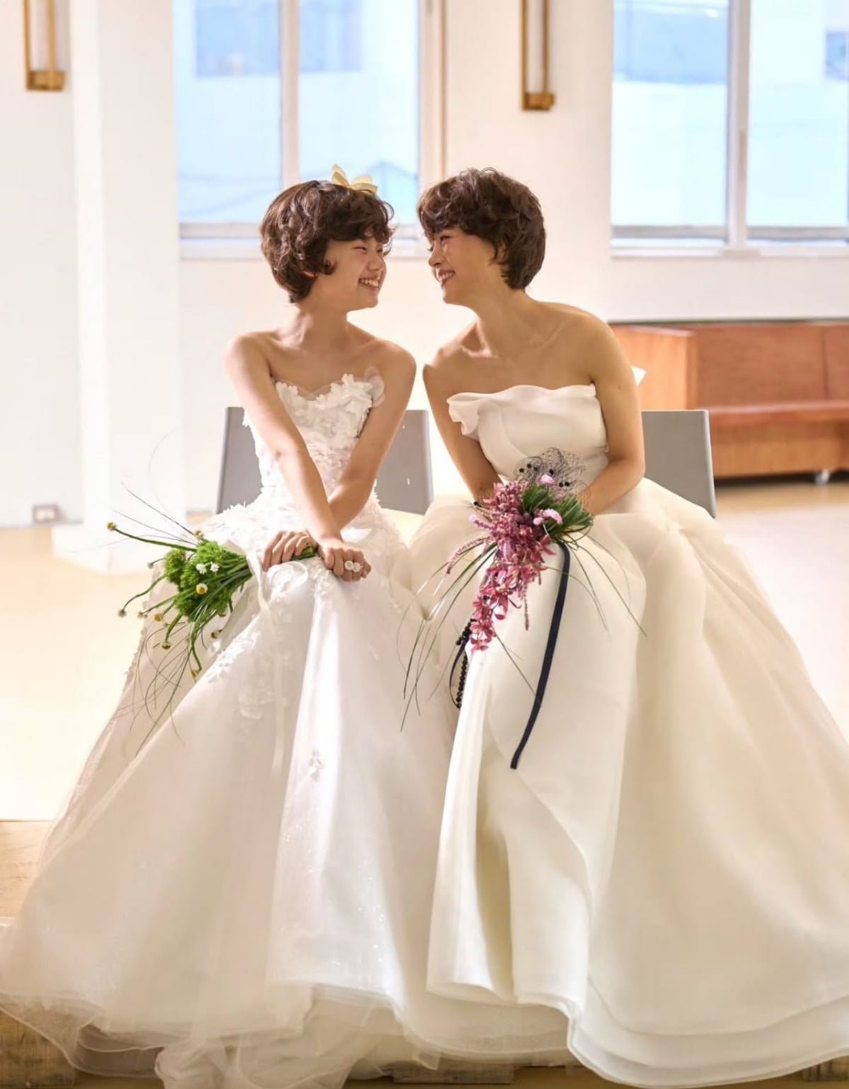 유선, 50세에 새 웨딩화보인가 했더니…쌍둥이 동생 같은 12살 딸 "기억하고파"