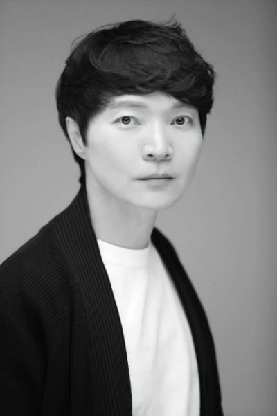 컨츄리 꼬꼬 신정환, 결국 '닭집' 오픈했다…대박 꿈꾸나, 대기 공간까지 마련