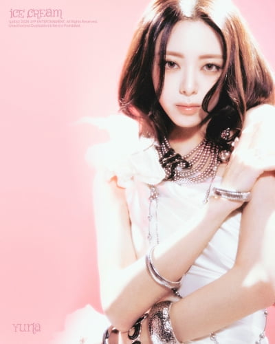 유나, 솔로 데뷔한다더니 미모 정점 찍었네…콘셉트 포토 공개