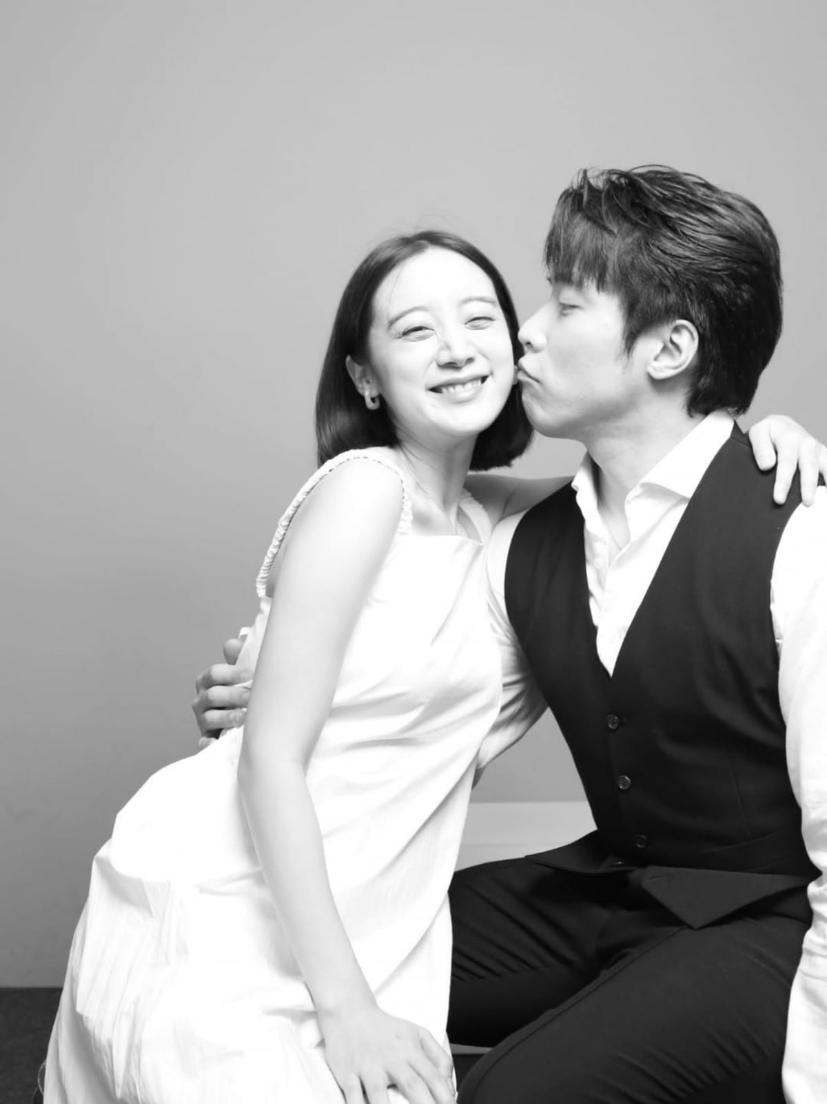 우혜림, 결혼 6년째에 '만삭 사진' 공개했다…둘에서 넷으로