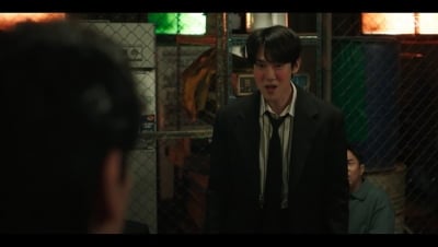 '신들린' 유연석, 제대로 사고쳤다…날아차기 한 번에 시청률 '9.2%' 기록 ('신이랑')