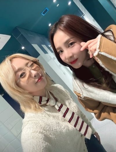 '박봄 언팔' 산다라박, 또 막내 민지 단둘이 만났다…콘서트 동행 인증