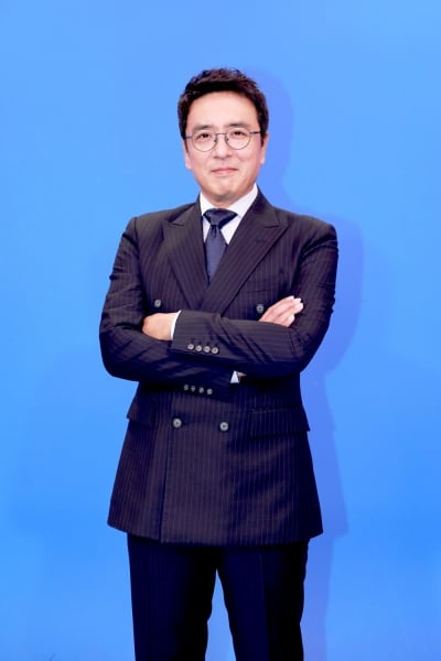 [공식] '김남주♥' 김승우, 오랜만에 깜짝 근황 전해졌다…야구 연맹 회장 됐다더니 중계까지 ('우리동네 야구대장')