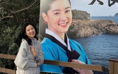 55세 이영애, 32세 시절과 복붙인 줄…"반가워서 눈물나고 뭉클해"