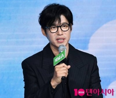 "유준상 출근하는 모습 본 적이 없어"…뮤지컬 후배, 생방송 중 폭로 ('아침마당')
